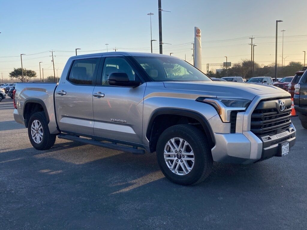 2025 Toyota Tundra SR5