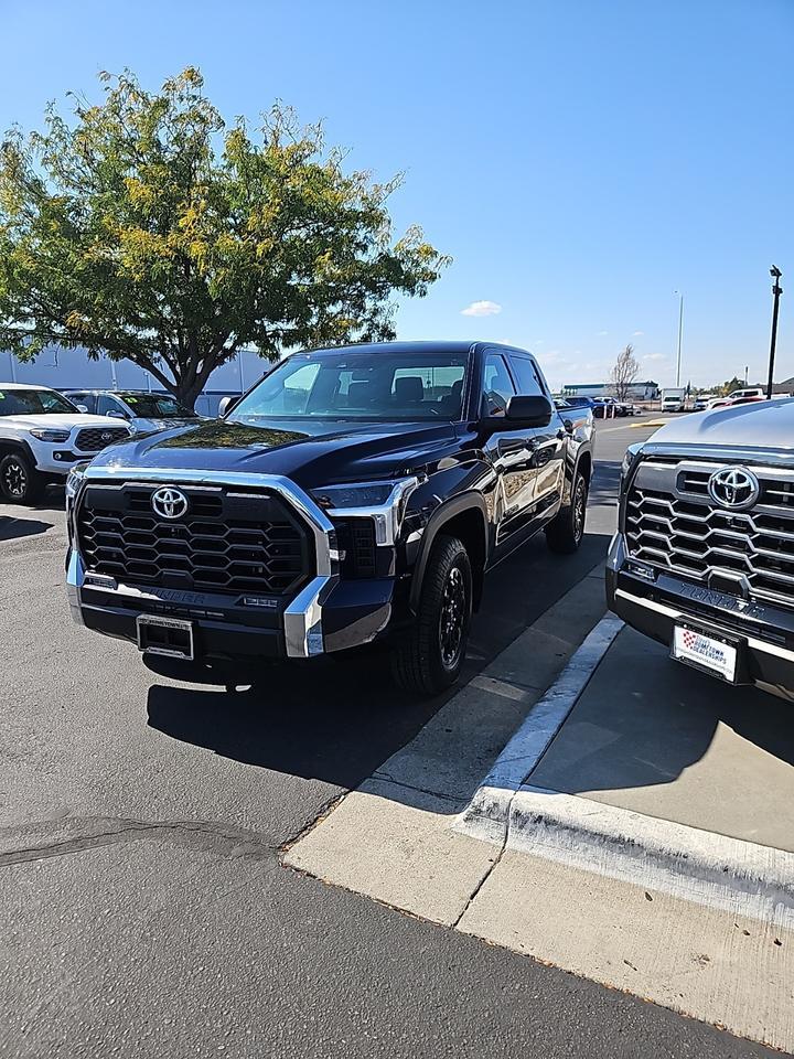 2025 Toyota Tundra SR5 Ontario OR