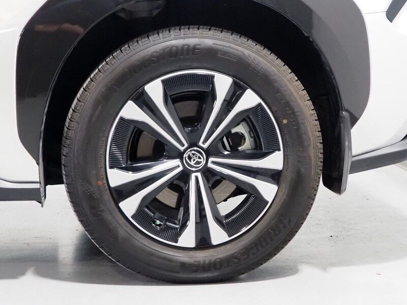 2025 Toyota bZ4X XLE *NAVIGATION, ADAPTIVE CRUISE, SAFETY ALERTS, BACKUP-CAMERA, COLOR TOUCHSCREEN, PANORAMA GLASS ROOF, HEATED SEATS/STEERING, POWER LIFTGATE, WIRELESS CHARGING, ANDROID & APPLE Round Rock TX