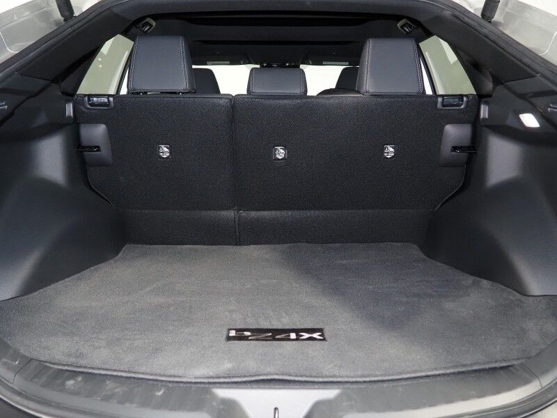 2025 Toyota bZ4X XLE *NAVIGATION, ADAPTIVE CRUISE, SAFETY ALERTS, BACKUP-CAMERA, COLOR TOUCHSCREEN, PANORAMA GLASS ROOF, HEATED SEATS/STEERING, POWER LIFTGATE, WIRELESS CHARGING, ANDROID & APPLE Round Rock TX