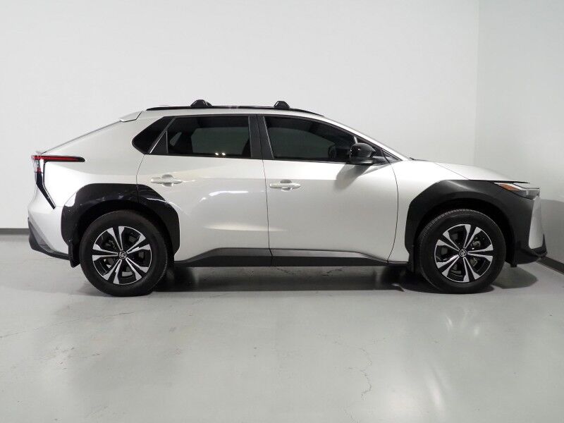 2025 Toyota bZ4X XLE *NAVIGATION, ADAPTIVE CRUISE, SAFETY ALERTS, BACKUP-CAMERA, COLOR TOUCHSCREEN, PANORAMA GLASS ROOF, HEATED SEATS/STEERING, POWER LIFTGATE, WIRELESS CHARGING, ANDROID & APPLE Round Rock TX