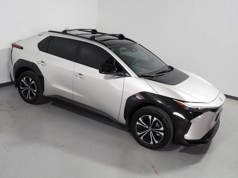 2025 Toyota bZ4X XLE *NAVIGATION, ADAPTIVE CRUISE, SAFETY ALERTS, BACKUP-CAMERA, COLOR TOUCHSCREEN, PANORAMA GLASS ROOF, HEATED SEATS/STEERING, POWER LIFTGATE, WIRELESS CHARGING, ANDROID & APPLE Round Rock TX