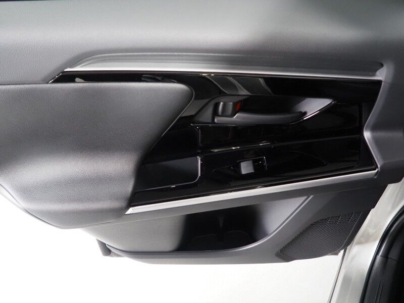 2025 Toyota bZ4X XLE *NAVIGATION, ADAPTIVE CRUISE, SAFETY ALERTS, BACKUP-CAMERA, COLOR TOUCHSCREEN, PANORAMA GLASS ROOF, HEATED SEATS/STEERING, POWER LIFTGATE, WIRELESS CHARGING, ANDROID & APPLE Round Rock TX