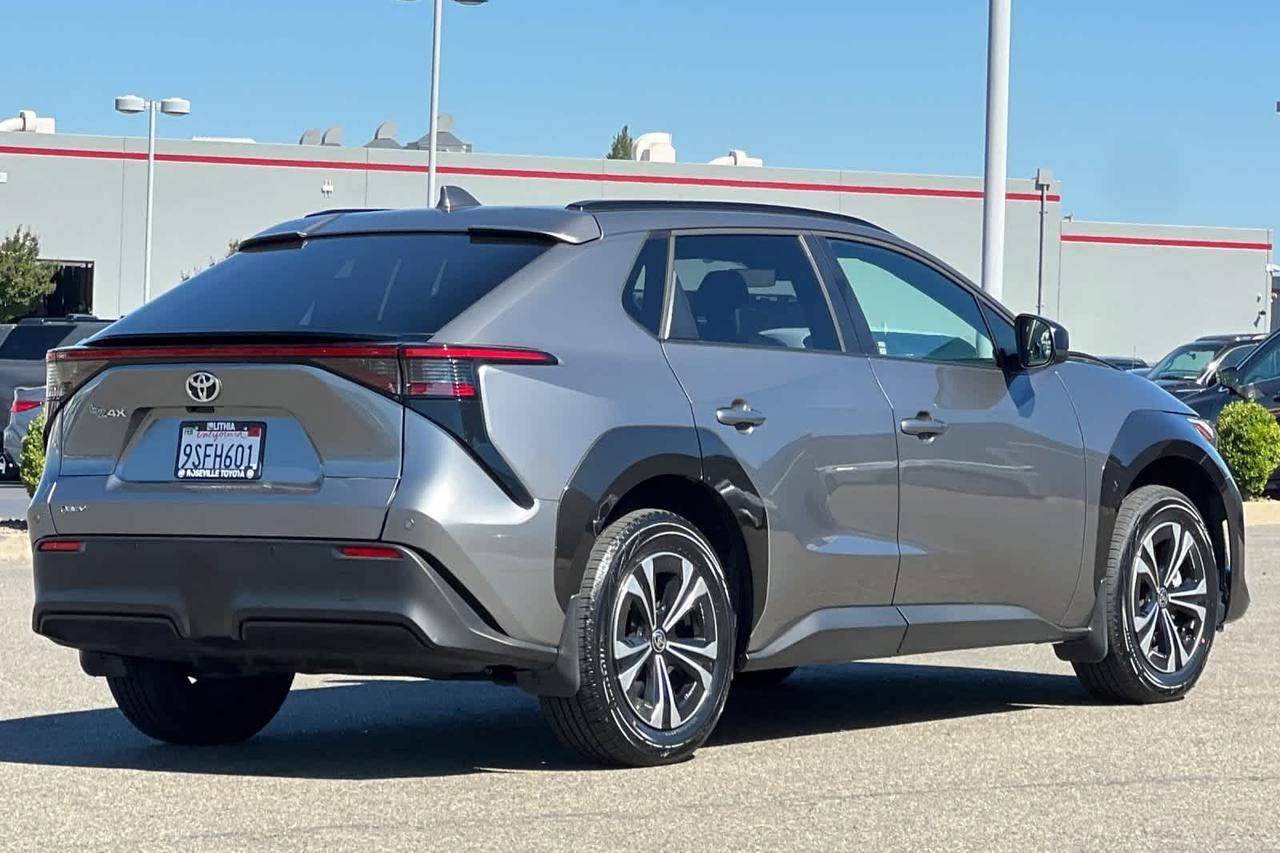 2025 Toyota bZ4X XLE