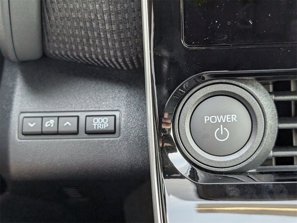 2025 Toyota bZ4X XLE