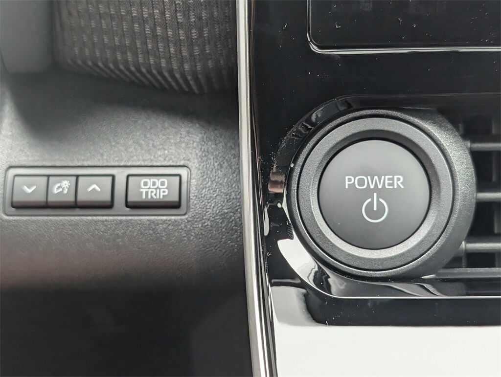 2025 Toyota bZ4X XLE