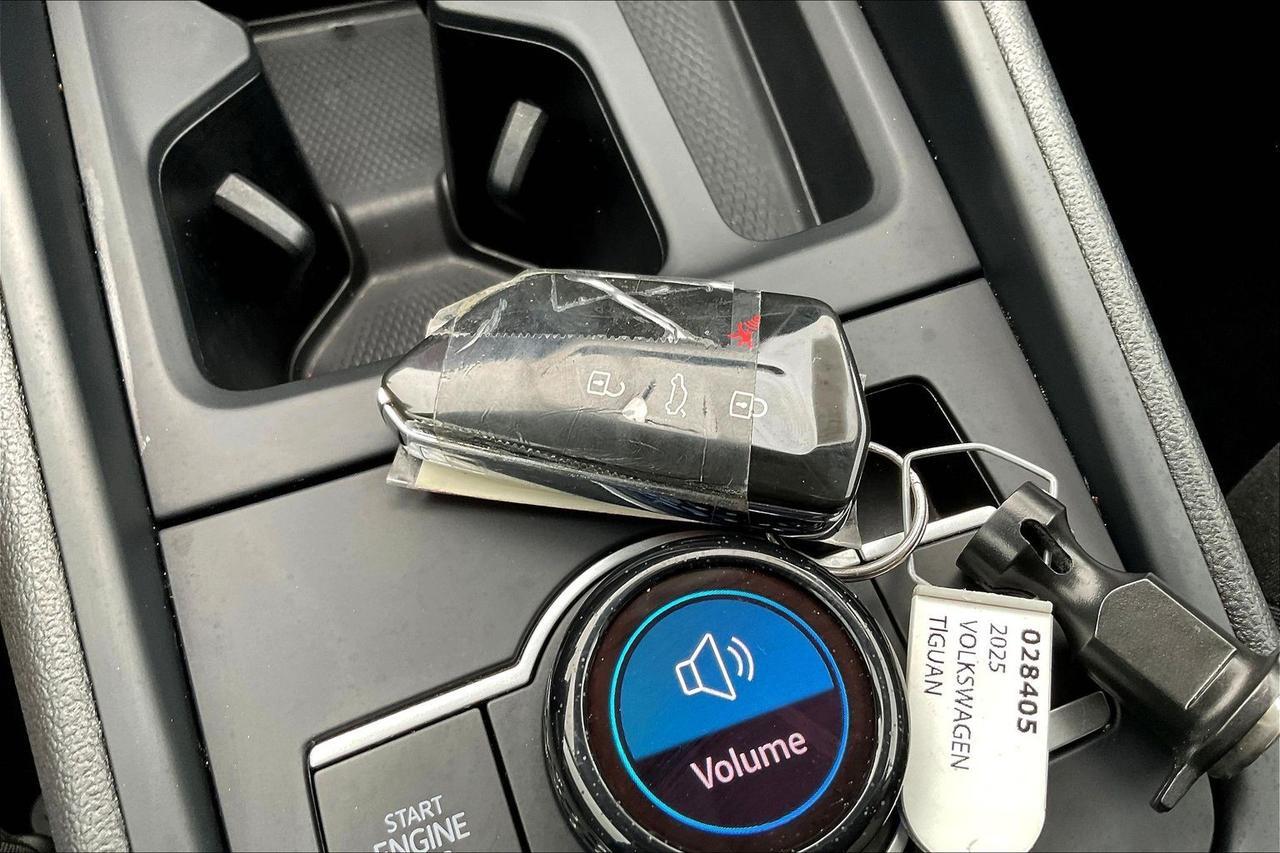 2025 VOLKSWAGEN TIGUAN S Houston TX