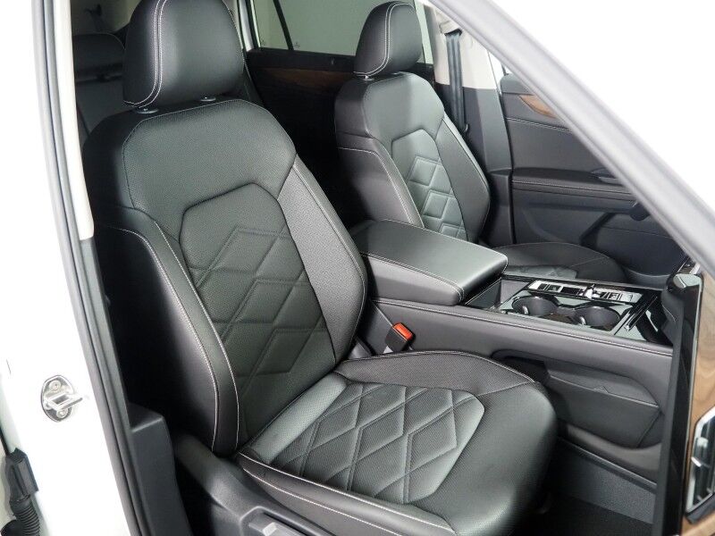 2025 Volkswagen Atlas 2.0T 2.0T SE w/Technology *PANORAMA MOONROOF, ADAPTIVE CRUISE, DIGITAL COCKPIT, SAFETY ALERTS, BACKUP-CAMERA, CLIMATE SEATS, HEATED STEERING, WIRELESS CHARGING, ANDROID & APPLE Round Rock TX