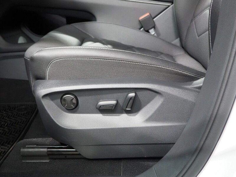 2025 Volkswagen Atlas 2.0T 2.0T SE w/Technology *PANORAMA MOONROOF, ADAPTIVE CRUISE, DIGITAL COCKPIT, SAFETY ALERTS, BACKUP-CAMERA, CLIMATE SEATS, HEATED STEERING, WIRELESS CHARGING, ANDROID & APPLE Round Rock TX