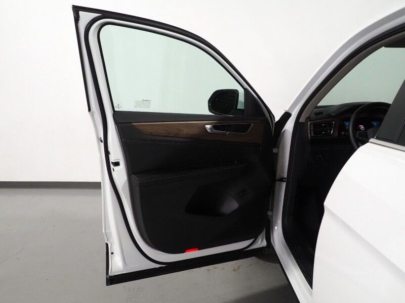 2025 Volkswagen Atlas 2.0T 2.0T SE w/Technology *PANORAMA MOONROOF, ADAPTIVE CRUISE, DIGITAL COCKPIT, SAFETY ALERTS, BACKUP-CAMERA, CLIMATE SEATS, HEATED STEERING, WIRELESS CHARGING, ANDROID & APPLE Round Rock TX