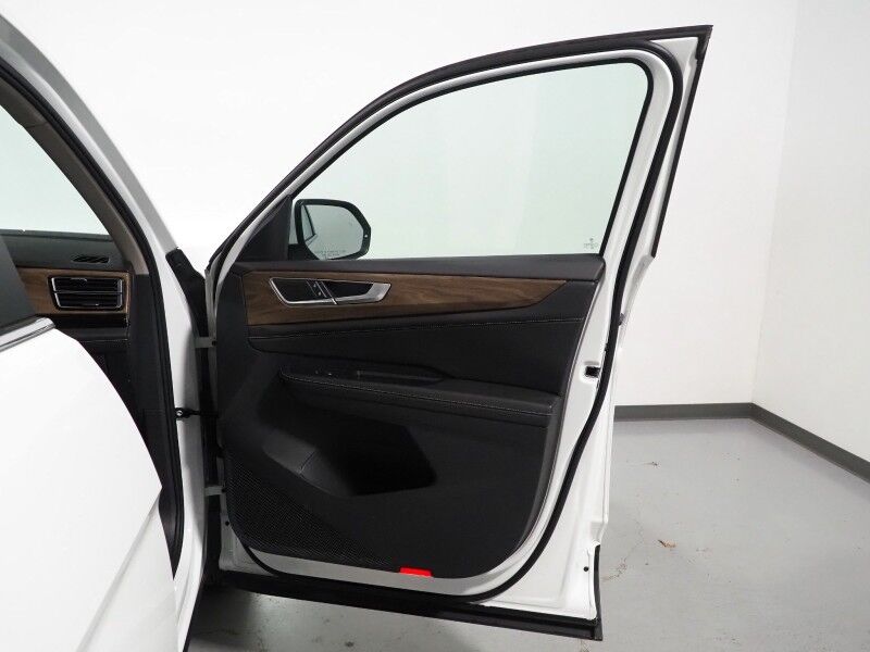 2025 Volkswagen Atlas 2.0T 2.0T SE w/Technology *PANORAMA MOONROOF, ADAPTIVE CRUISE, DIGITAL COCKPIT, SAFETY ALERTS, BACKUP-CAMERA, CLIMATE SEATS, HEATED STEERING, WIRELESS CHARGING, ANDROID & APPLE Round Rock TX