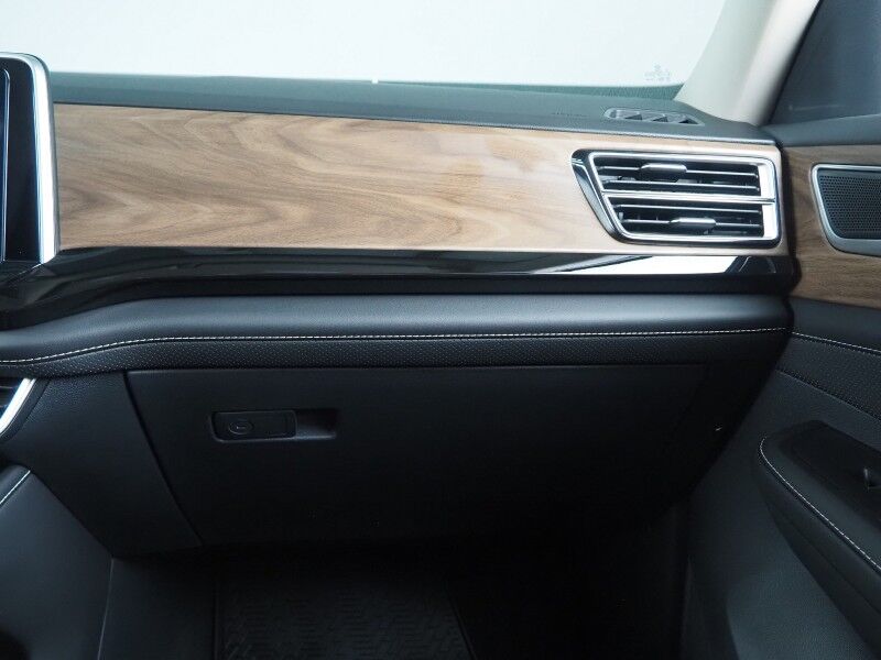 2025 Volkswagen Atlas 2.0T 2.0T SE w/Technology *PANORAMA MOONROOF, ADAPTIVE CRUISE, DIGITAL COCKPIT, SAFETY ALERTS, BACKUP-CAMERA, CLIMATE SEATS, HEATED STEERING, WIRELESS CHARGING, ANDROID & APPLE Round Rock TX