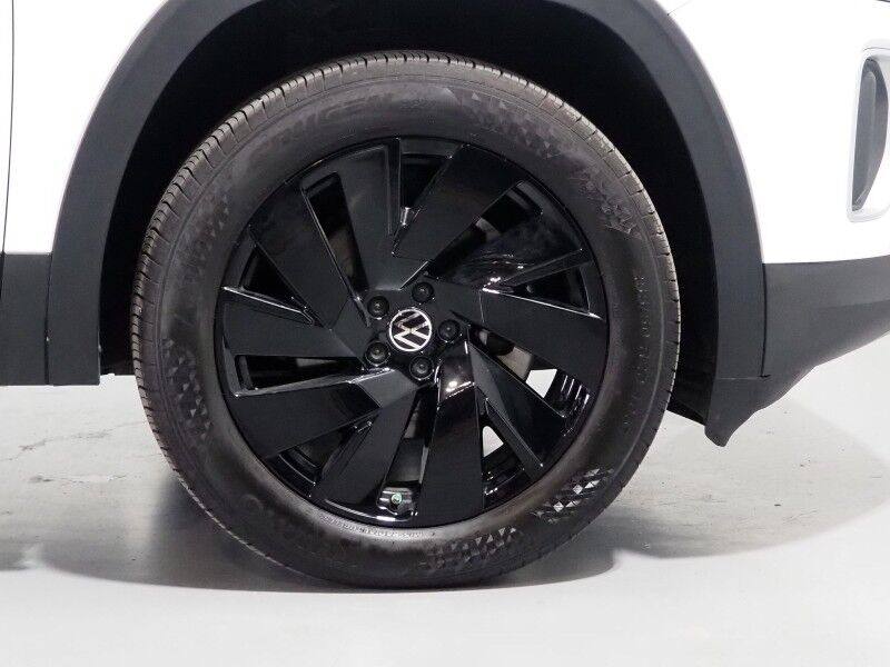 2025 Volkswagen Atlas 2.0T 2.0T SE w/Technology *PANORAMA MOONROOF, ADAPTIVE CRUISE, DIGITAL COCKPIT, SAFETY ALERTS, BACKUP-CAMERA, CLIMATE SEATS, HEATED STEERING, WIRELESS CHARGING, ANDROID & APPLE Round Rock TX