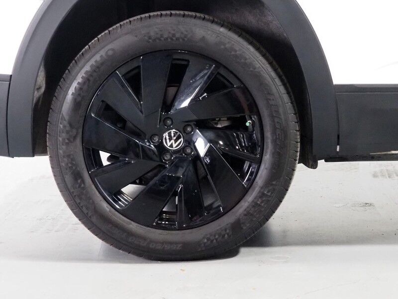 2025 Volkswagen Atlas 2.0T 2.0T SE w/Technology *PANORAMA MOONROOF, ADAPTIVE CRUISE, DIGITAL COCKPIT, SAFETY ALERTS, BACKUP-CAMERA, CLIMATE SEATS, HEATED STEERING, WIRELESS CHARGING, ANDROID & APPLE Round Rock TX