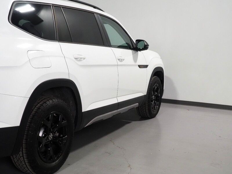 2025 Volkswagen Atlas 2.0T Peak Edition 4MOTION *PANORAMA MOONROOF, ADAPTIVE CRUISE, DIGITAL COCKPIT, SAFETY ALERTS, BACKUP-CAMERA, CLIMATE SEATS, HEATED STEERING, 2ND ROW CAPTAIN'S, WIRELESS CHARGING, ANDROID & APPLE Round Rock TX