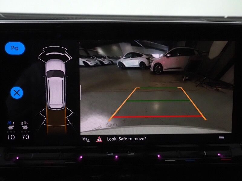 2025 Volkswagen Atlas 2.0T Peak Edition 4MOTION *PANORAMA MOONROOF, ADAPTIVE CRUISE, DIGITAL COCKPIT, SAFETY ALERTS, BACKUP-CAMERA, CLIMATE SEATS, HEATED STEERING, 2ND ROW CAPTAIN'S, WIRELESS CHARGING, ANDROID & APPLE Round Rock TX