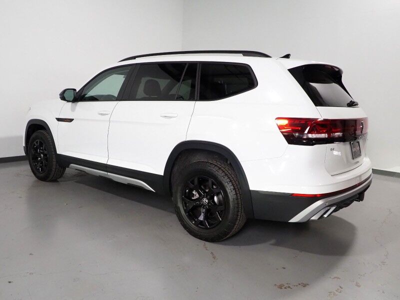2025 Volkswagen Atlas 2.0T Peak Edition 4MOTION *PANORAMA MOONROOF, ADAPTIVE CRUISE, DIGITAL COCKPIT, SAFETY ALERTS, BACKUP-CAMERA, CLIMATE SEATS, HEATED STEERING, 2ND ROW CAPTAIN'S, WIRELESS CHARGING, ANDROID & APPLE Round Rock TX