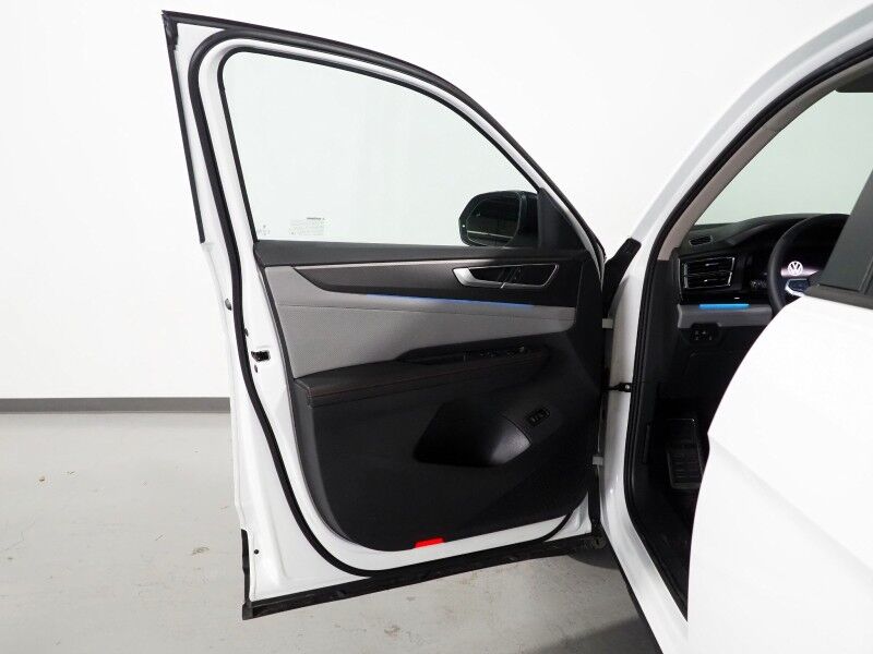 2025 Volkswagen Atlas 2.0T Peak Edition 4MOTION *PANORAMA MOONROOF, ADAPTIVE CRUISE, DIGITAL COCKPIT, SAFETY ALERTS, BACKUP-CAMERA, CLIMATE SEATS, HEATED STEERING, 2ND ROW CAPTAIN'S, WIRELESS CHARGING, ANDROID & APPLE Round Rock TX