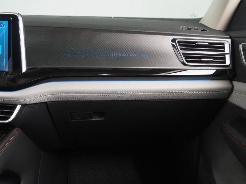 2025 Volkswagen Atlas 2.0T Peak Edition 4MOTION *PANORAMA MOONROOF, ADAPTIVE CRUISE, DIGITAL COCKPIT, SAFETY ALERTS, BACKUP-CAMERA, CLIMATE SEATS, HEATED STEERING, 2ND ROW CAPTAIN'S, WIRELESS CHARGING, ANDROID & APPLE Round Rock TX