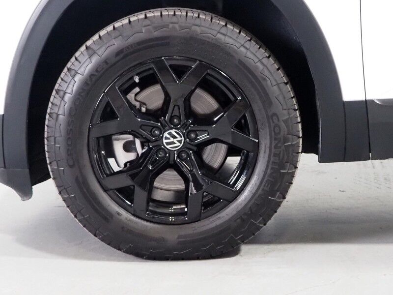 2025 Volkswagen Atlas 2.0T Peak Edition 4MOTION *PANORAMA MOONROOF, ADAPTIVE CRUISE, DIGITAL COCKPIT, SAFETY ALERTS, BACKUP-CAMERA, CLIMATE SEATS, HEATED STEERING, 2ND ROW CAPTAIN'S, WIRELESS CHARGING, ANDROID & APPLE Round Rock TX