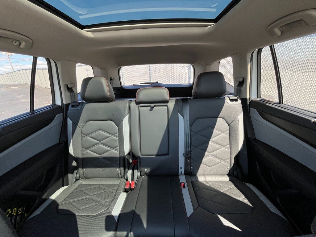 2025 Volkswagen Atlas 2.0T Peak Edition Green Bay WI