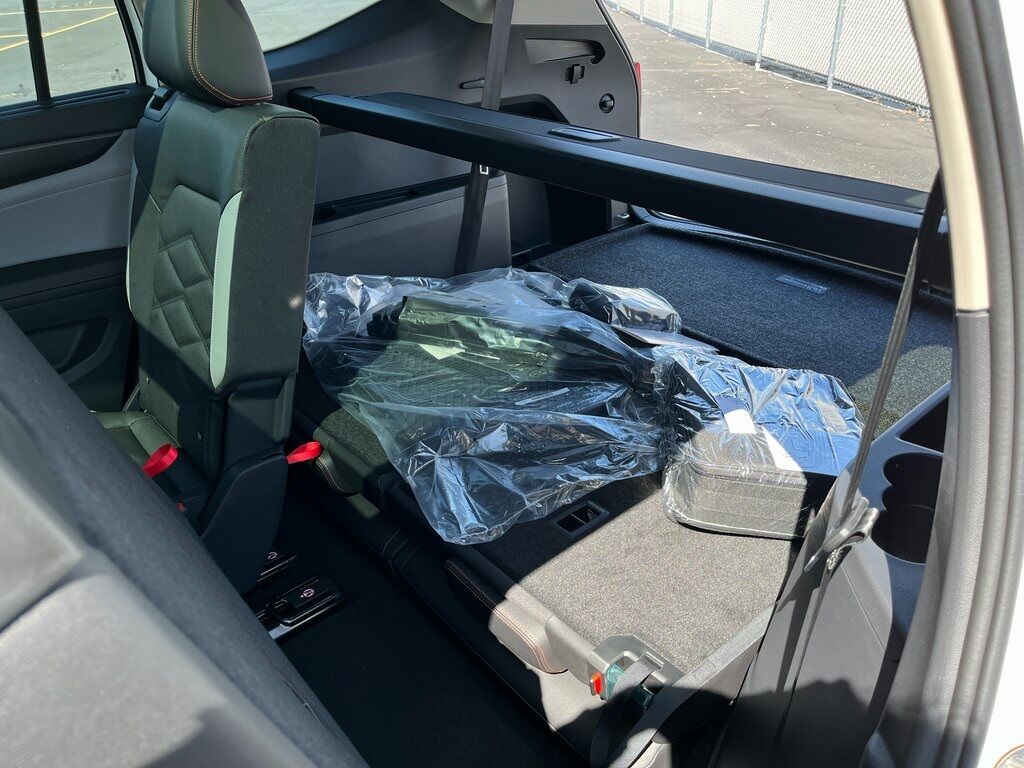 2025 Volkswagen Atlas 2.0T Peak Edition Green Bay WI