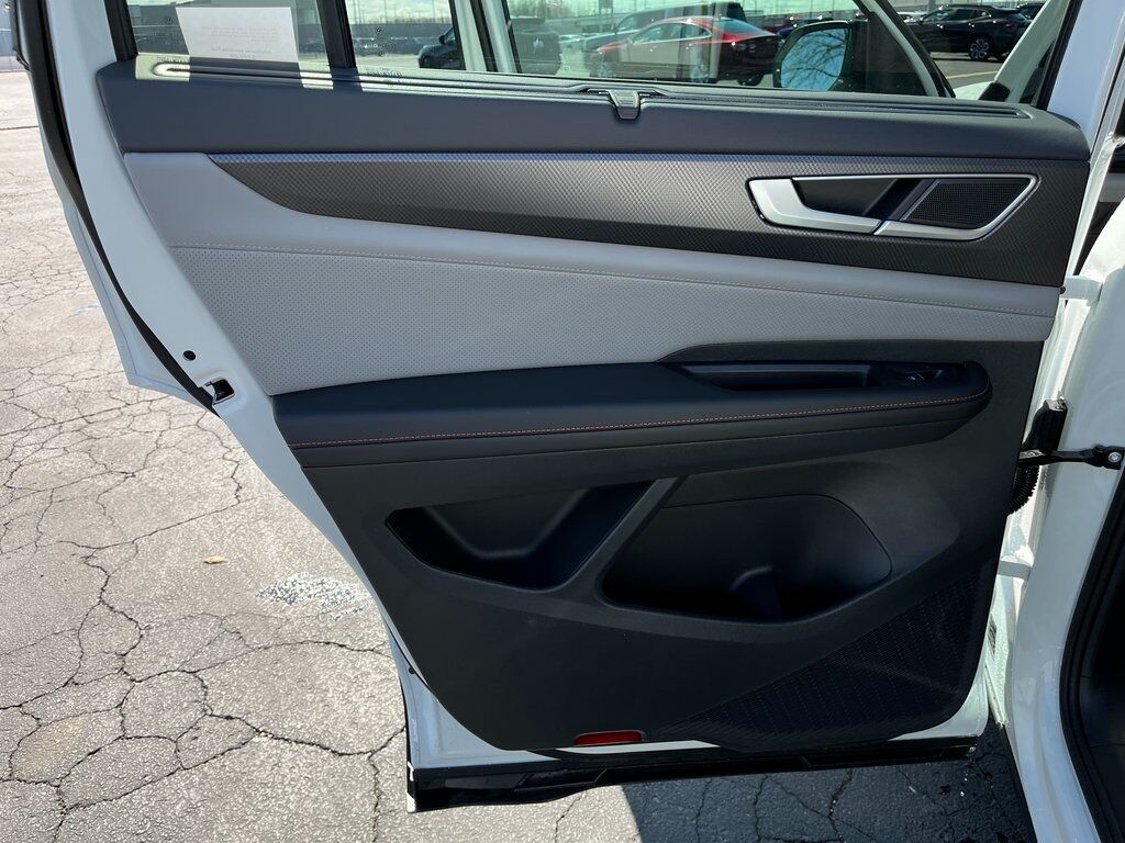 2025 Volkswagen Atlas 2.0T Peak Edition Green Bay WI