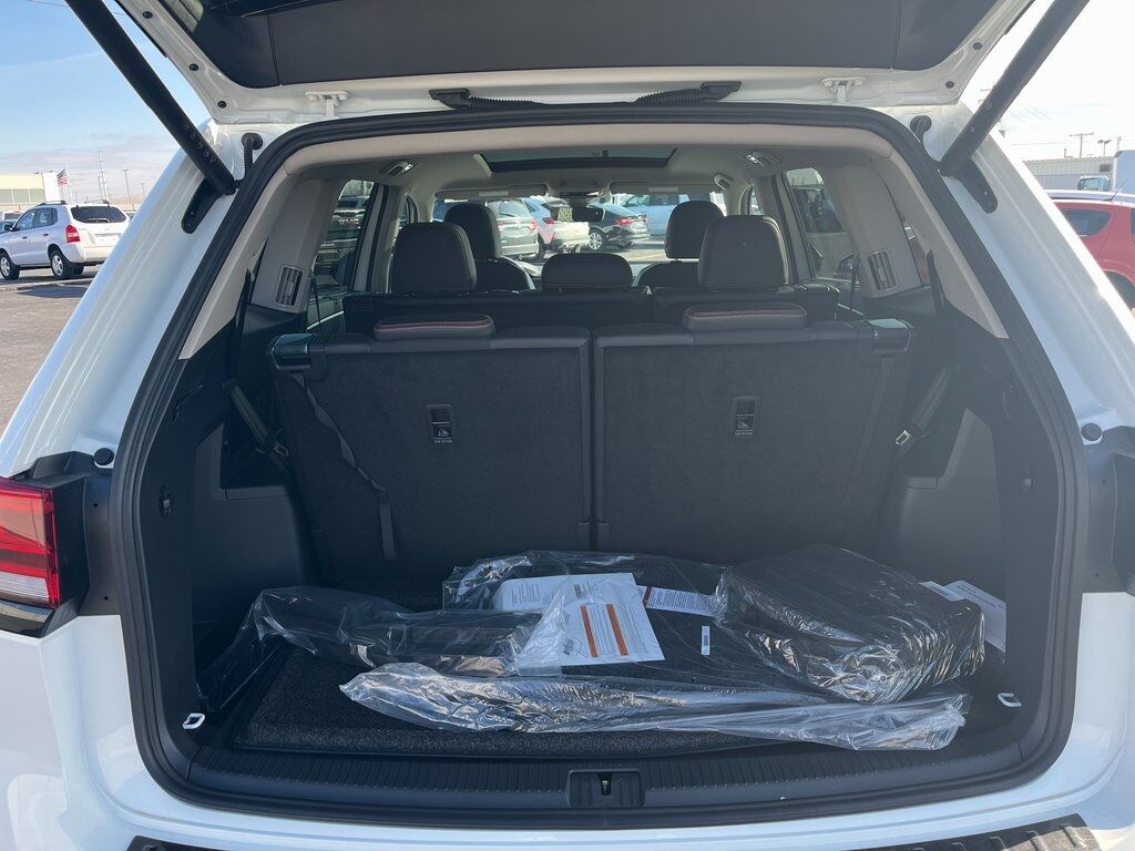 2025 Volkswagen Atlas 2.0T Peak Edition Green Bay WI