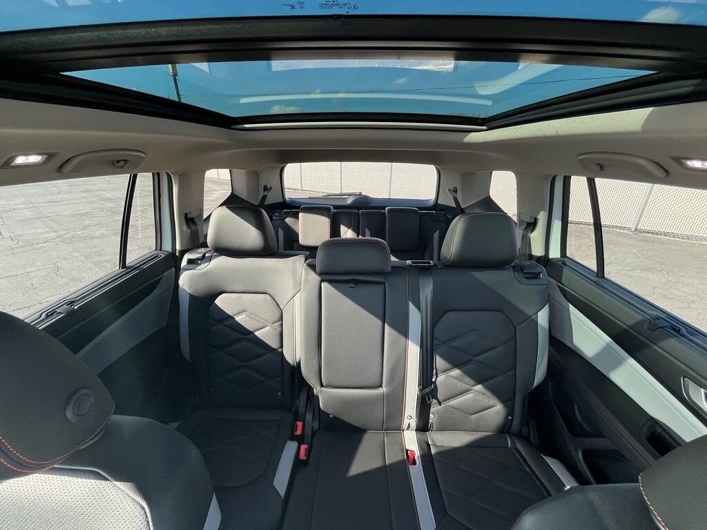 2025 Volkswagen Atlas 2.0T Peak Edition Green Bay WI