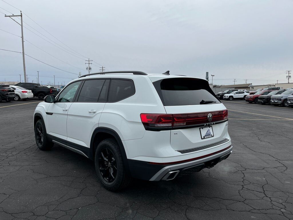2025 Volkswagen Atlas 2.0T Peak Edition Green Bay WI