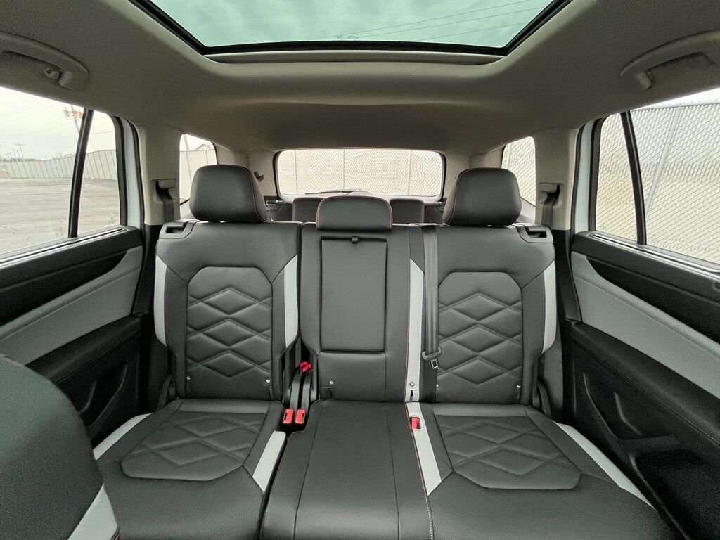 2025 Volkswagen Atlas 2.0T Peak Edition Green Bay WI