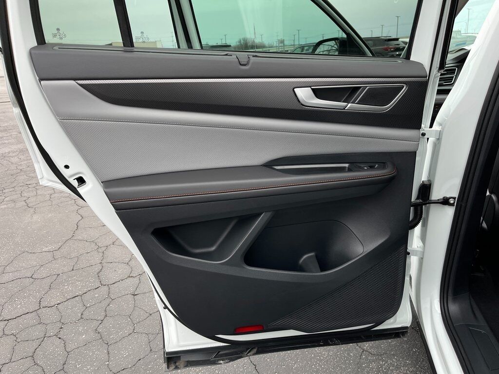 2025 Volkswagen Atlas 2.0T Peak Edition Green Bay WI