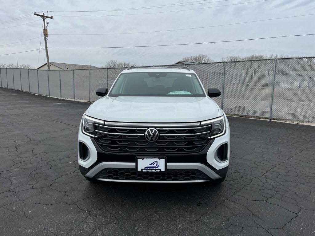 2025 Volkswagen Atlas 2.0T Peak Edition Green Bay WI