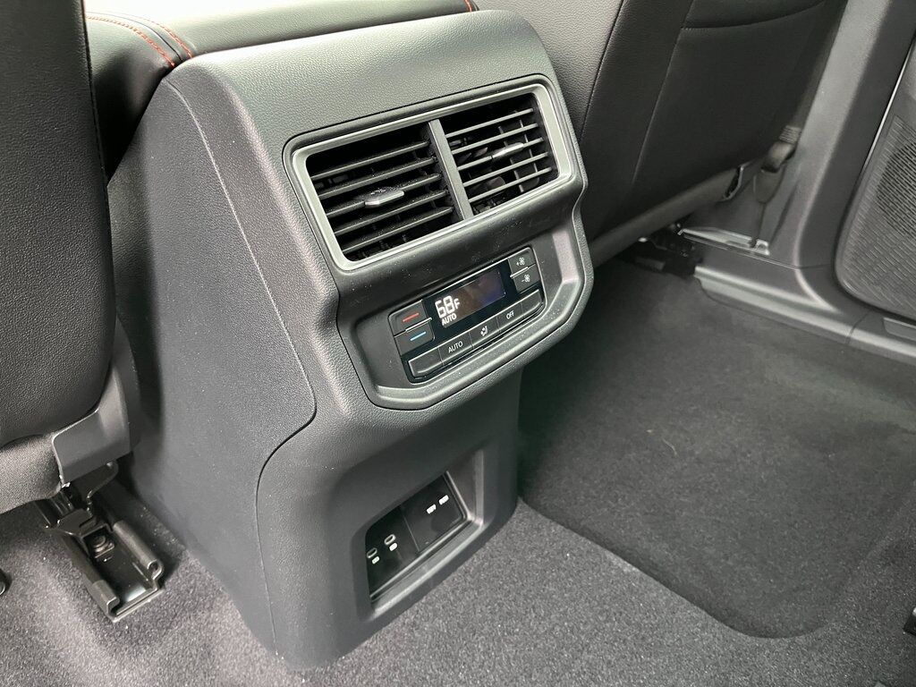 2025 Volkswagen Atlas 2.0T Peak Edition Green Bay WI