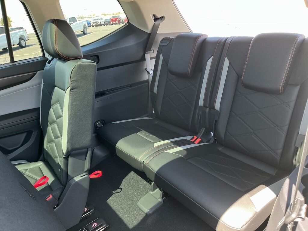 2025 Volkswagen Atlas 2.0T Peak Edition Green Bay WI