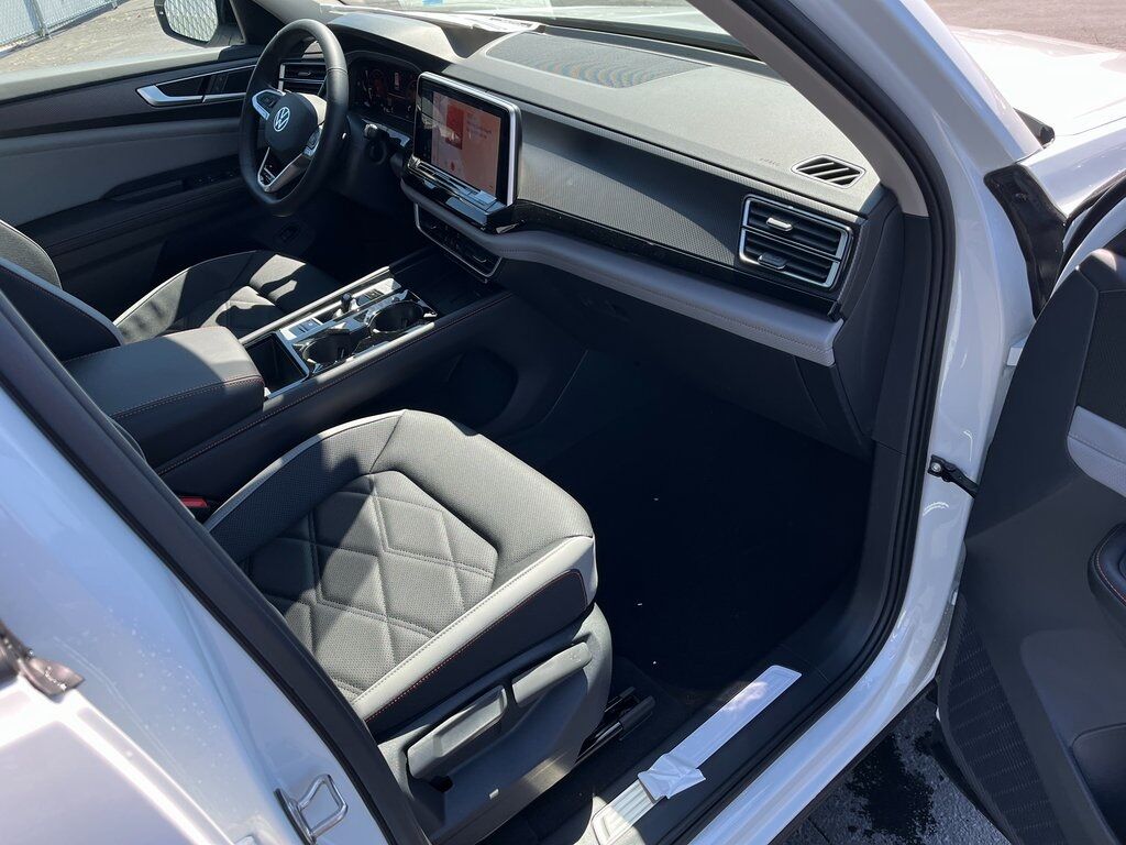 2025 Volkswagen Atlas 2.0T Peak Edition Green Bay WI