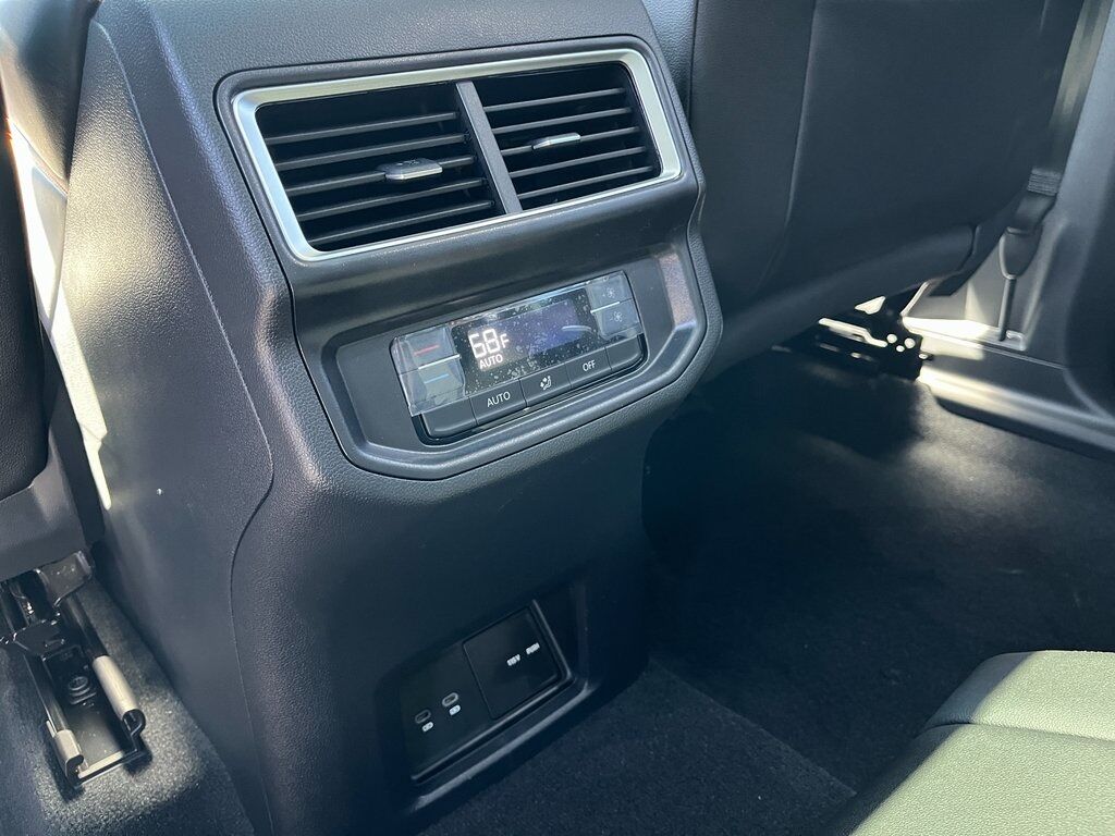 2025 Volkswagen Atlas 2.0T Peak Edition Green Bay WI