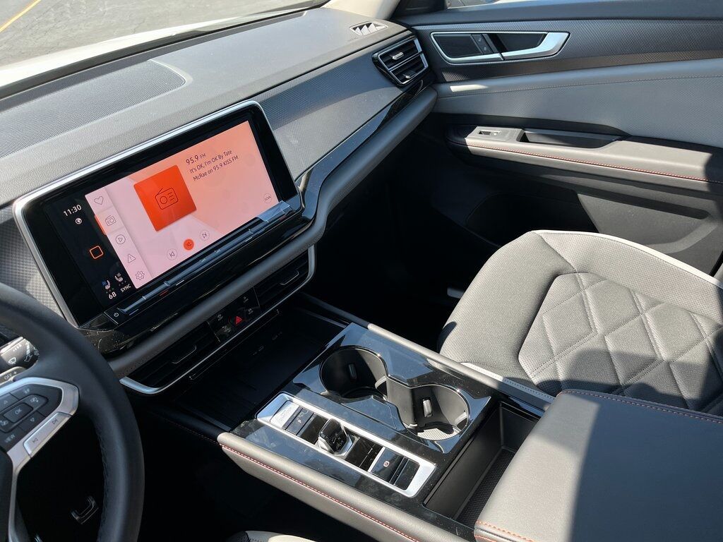 2025 Volkswagen Atlas 2.0T Peak Edition Green Bay WI