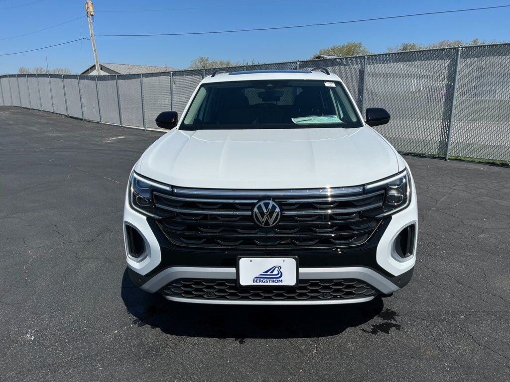 2025 Volkswagen Atlas 2.0T Peak Edition Green Bay WI