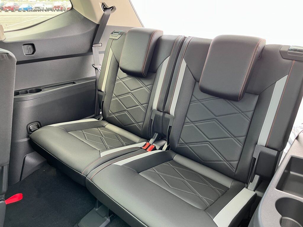2025 Volkswagen Atlas 2.0T Peak Edition Green Bay WI