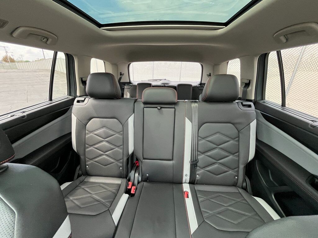 2025 Volkswagen Atlas 2.0T Peak Edition Green Bay WI