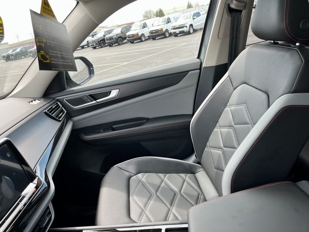 2025 Volkswagen Atlas 2.0T Peak Edition Green Bay WI