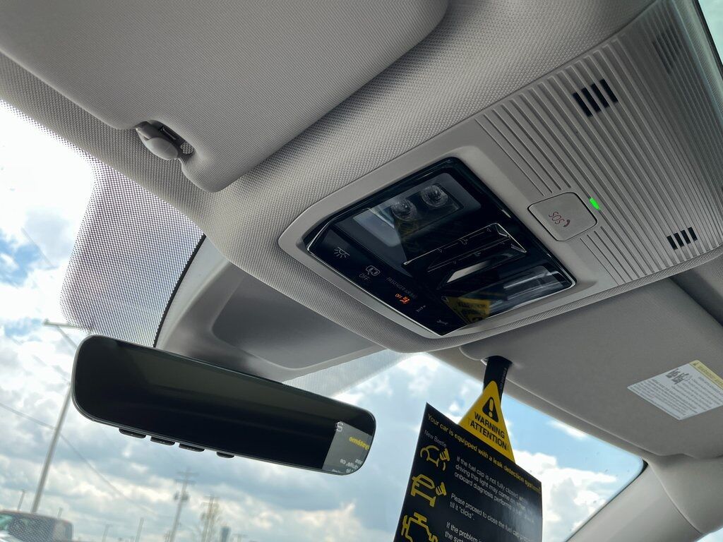 2025 Volkswagen Atlas 2.0T Peak Edition Green Bay WI