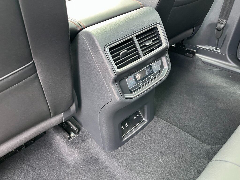 2025 Volkswagen Atlas 2.0T Peak Edition Green Bay WI