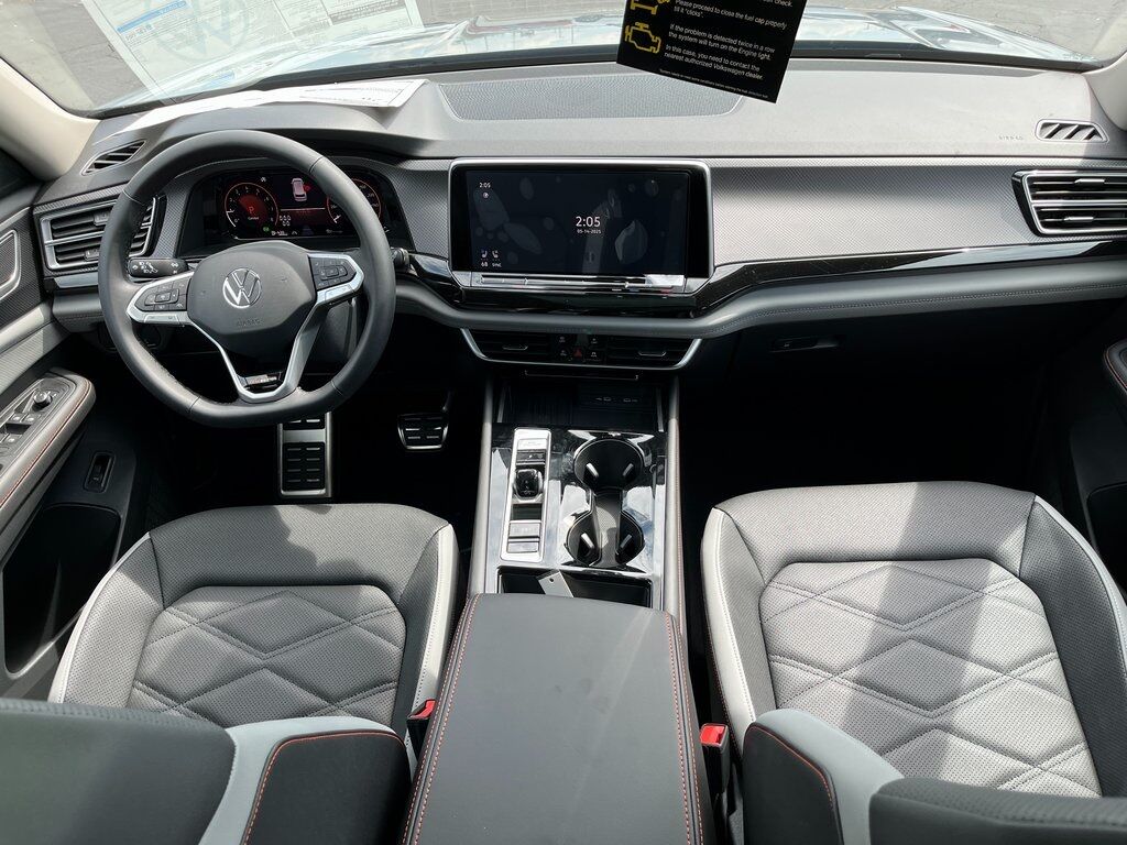 2025 Volkswagen Atlas 2.0T Peak Edition Green Bay WI