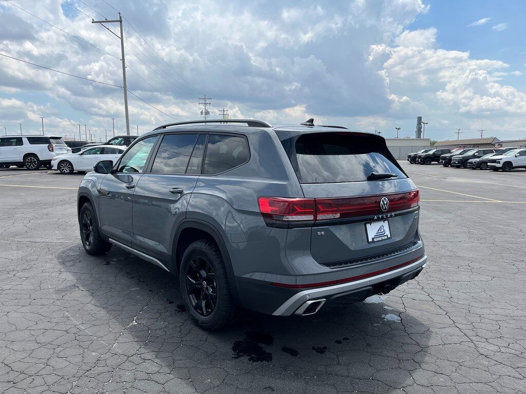 2025 Volkswagen Atlas 2.0T Peak Edition Green Bay WI