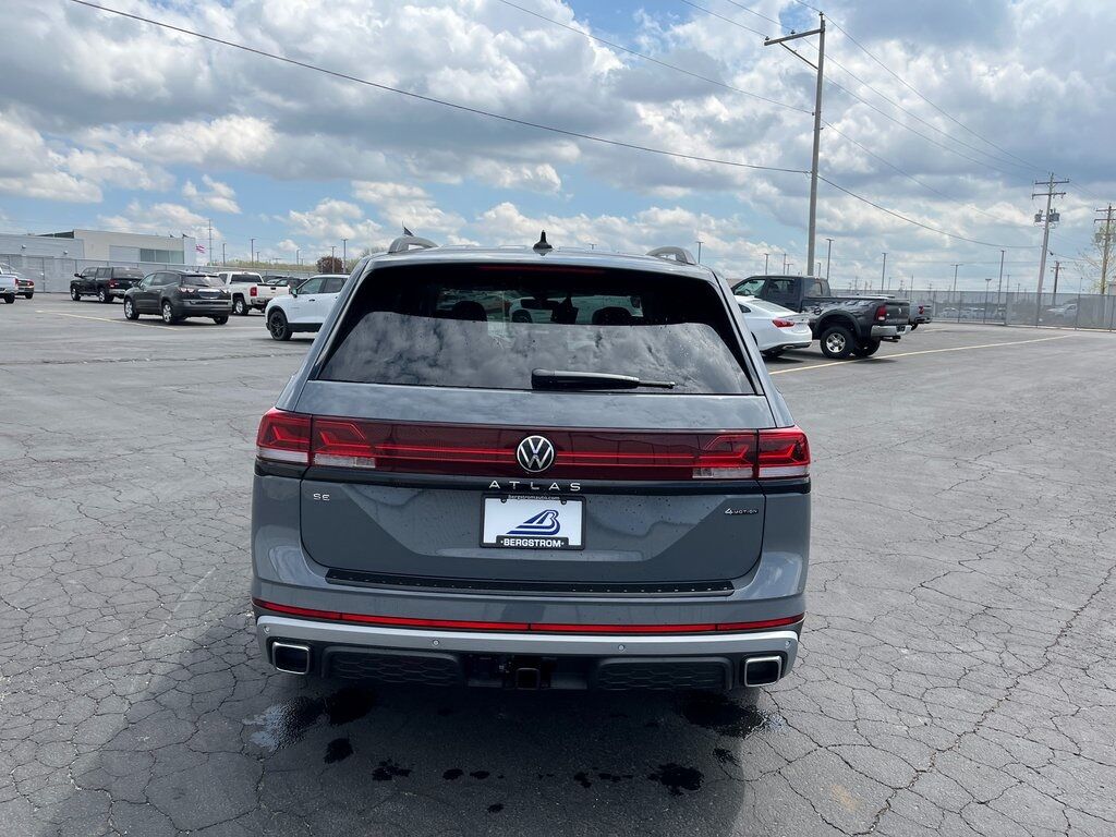 2025 Volkswagen Atlas 2.0T Peak Edition Green Bay WI