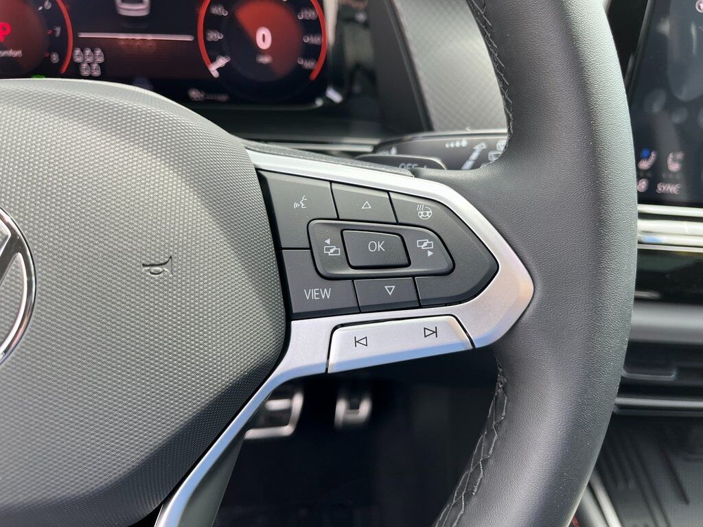 2025 Volkswagen Atlas 2.0T Peak Edition Green Bay WI