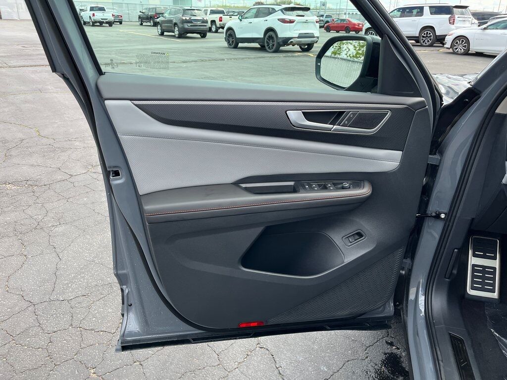 2025 Volkswagen Atlas 2.0T Peak Edition Green Bay WI