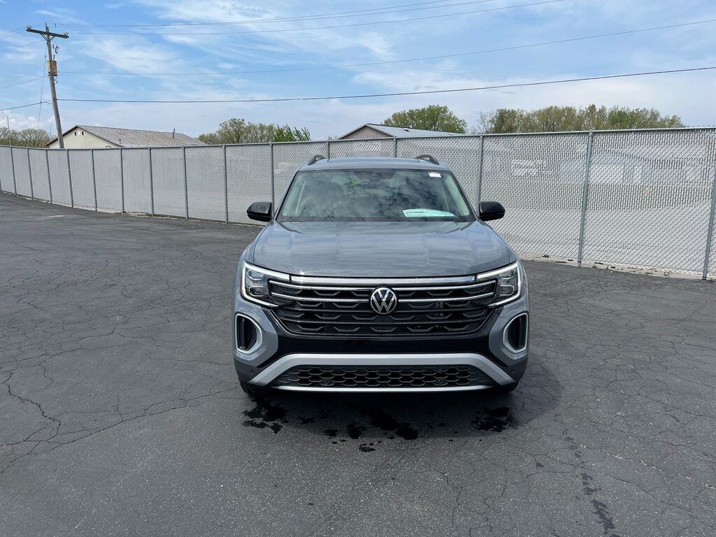 2025 Volkswagen Atlas 2.0T Peak Edition Green Bay WI